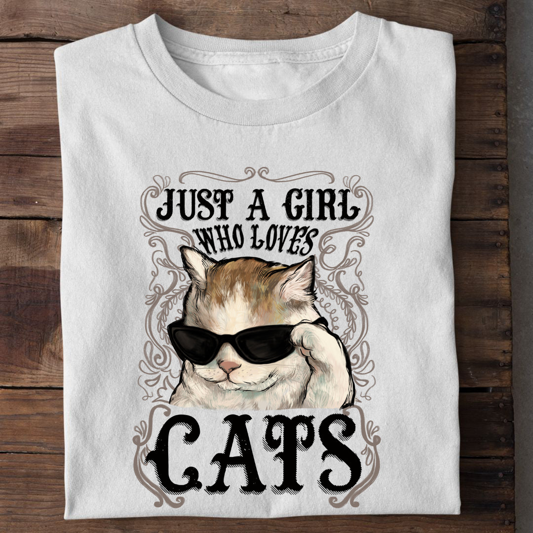 A Girl who loves Cats Vintage T-Shirt