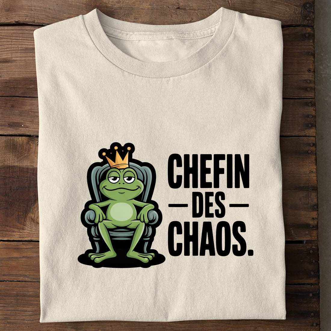 T-Shirt Chefin des Chaos, Seitenansicht