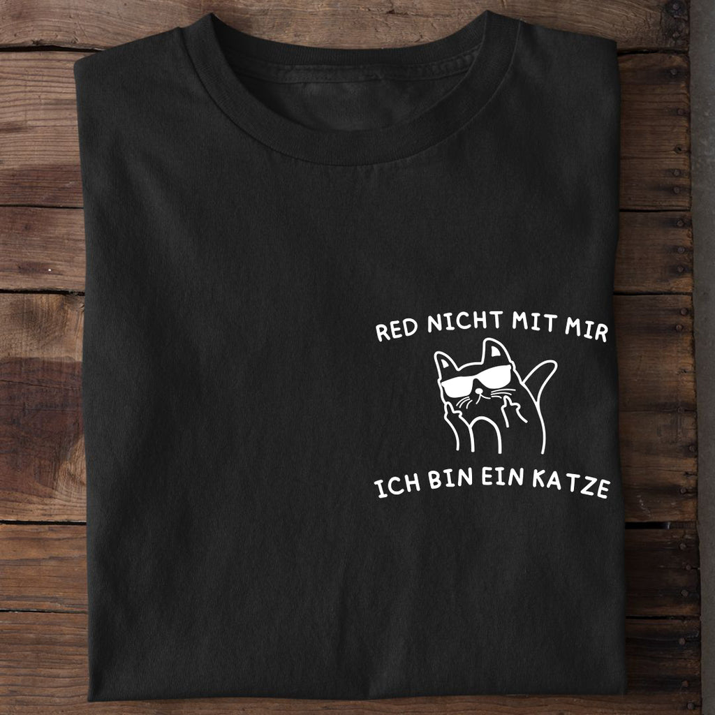 Red nicht mit T-Shirt