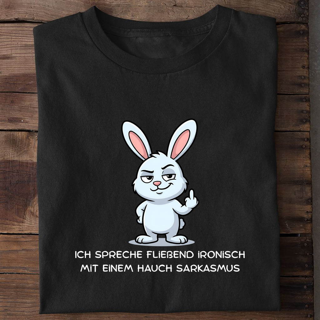 T-Shirt Ironisch mit einem Hauch Sarkasmus, getragen
