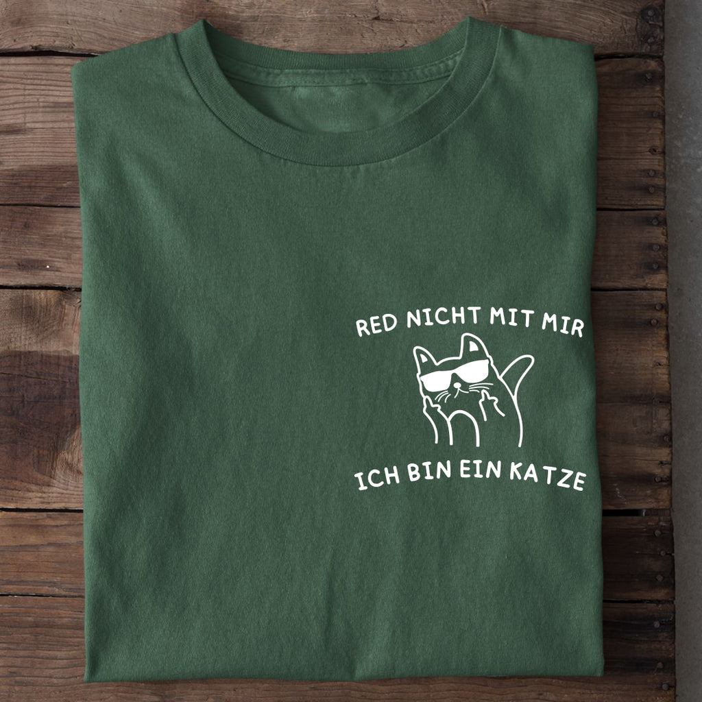 Red nicht mit T-Shirt