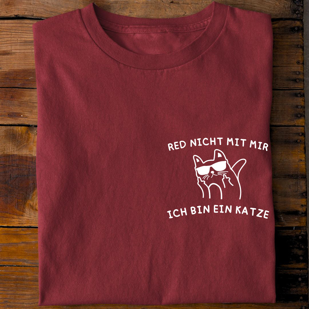 Red nicht mit T-Shirt
