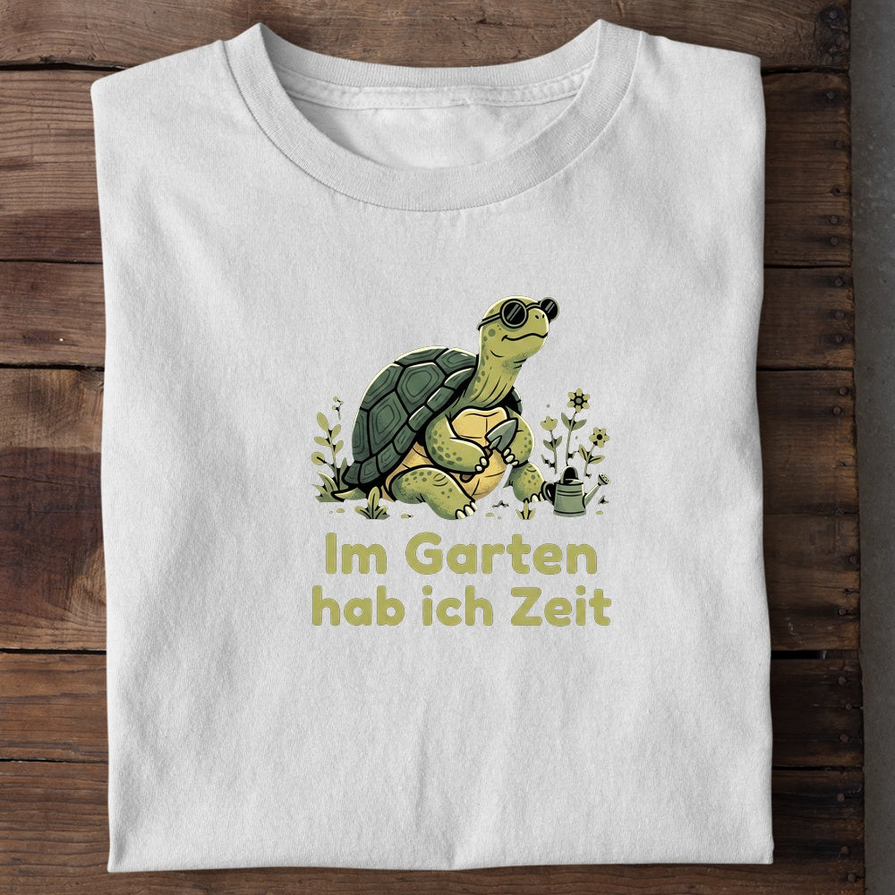 Unisex Bio-T-Shirt von Beyond Humor mit gemütlicher Schildkröte und dem Spruch 'Im Garten'