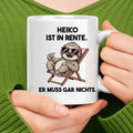 Lustige Tasse mit Spruch Rente Faultier, Vorderansicht