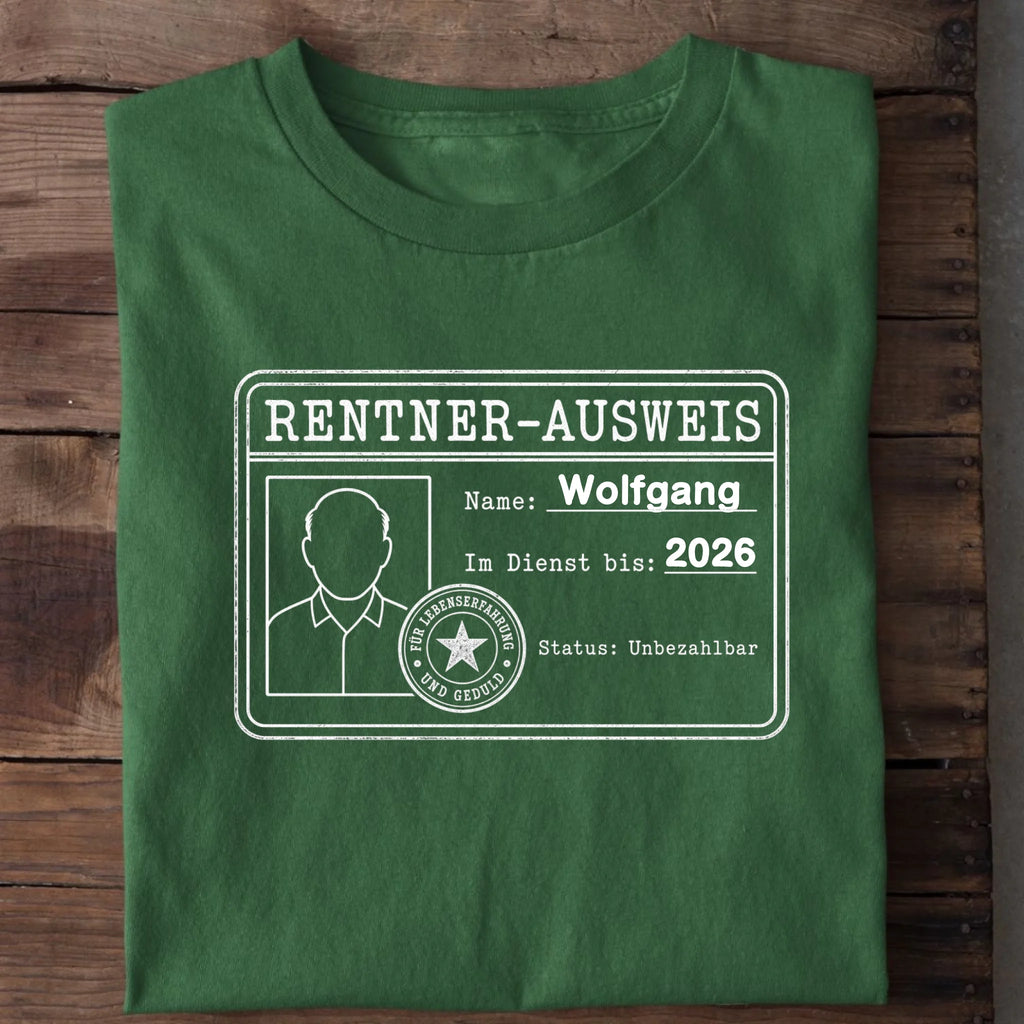 Personalisierbares T-Shirt mit Motiv 'Rentnerausweis', Ansicht 4