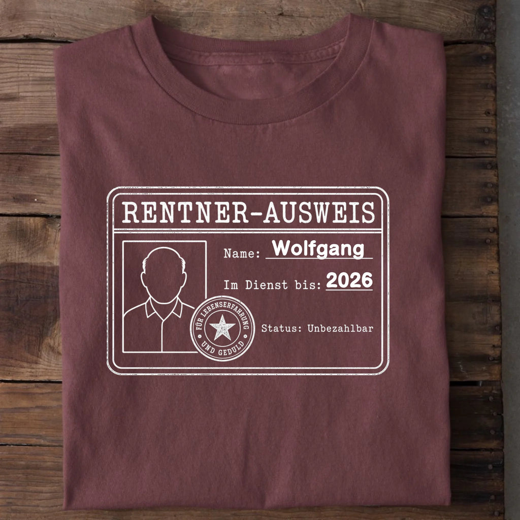 Personalisierbares T-Shirt mit Motiv 'Rentnerausweis', Ansicht 3