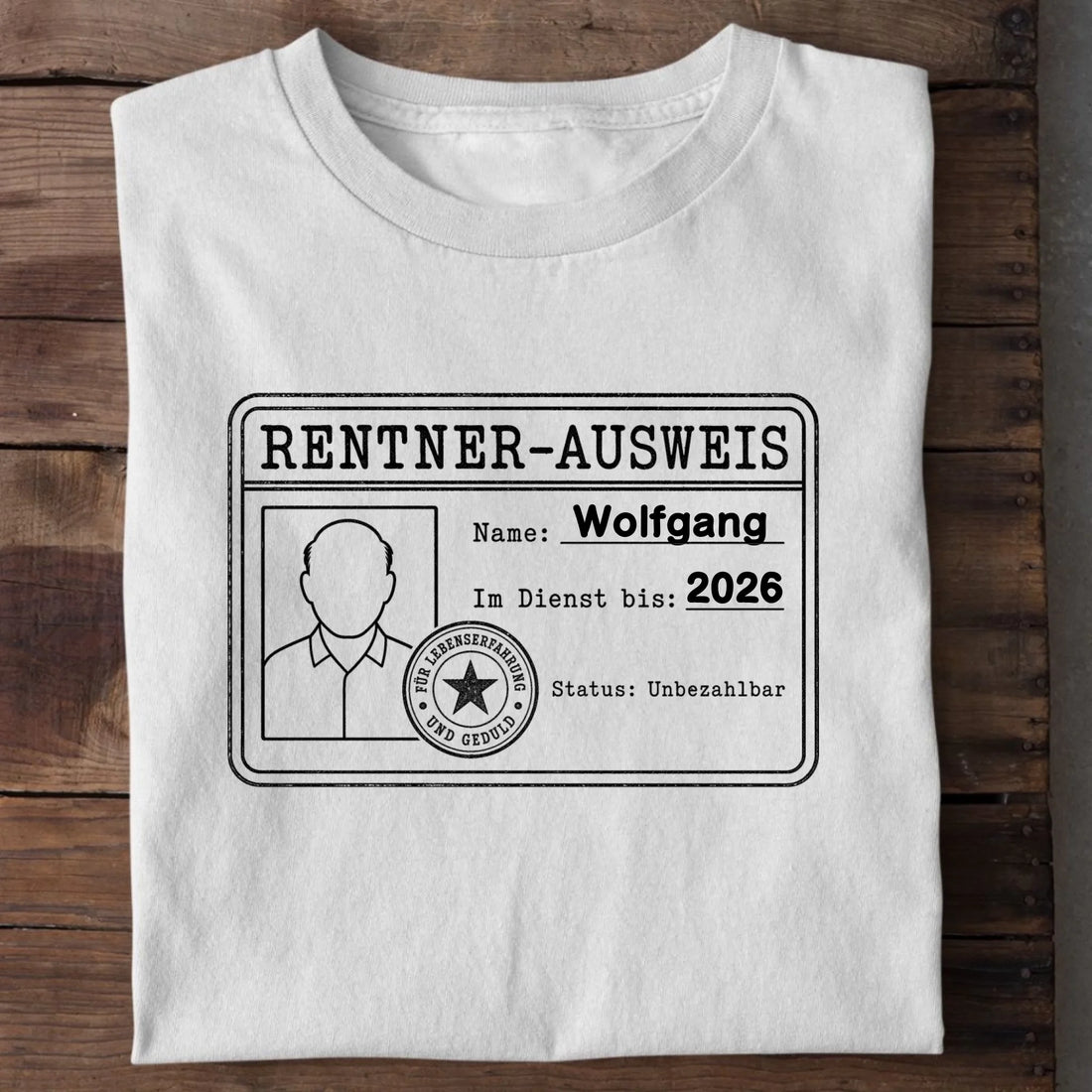 Personalisierbares T-Shirt mit Motiv 'Rentnerausweis', Ansicht 6