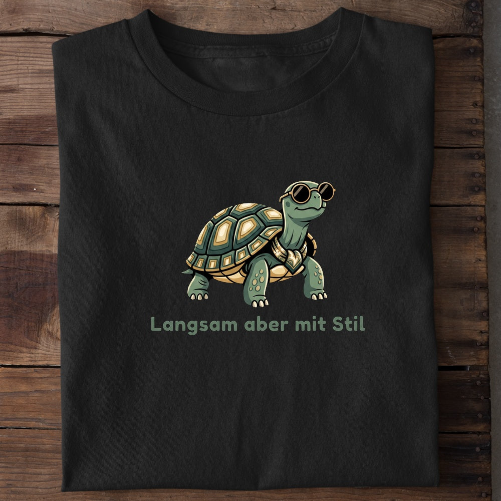 Unisex Bio-T-Shirt von Beyond Humor mit dem Spruch 'Langsam aber stabil'