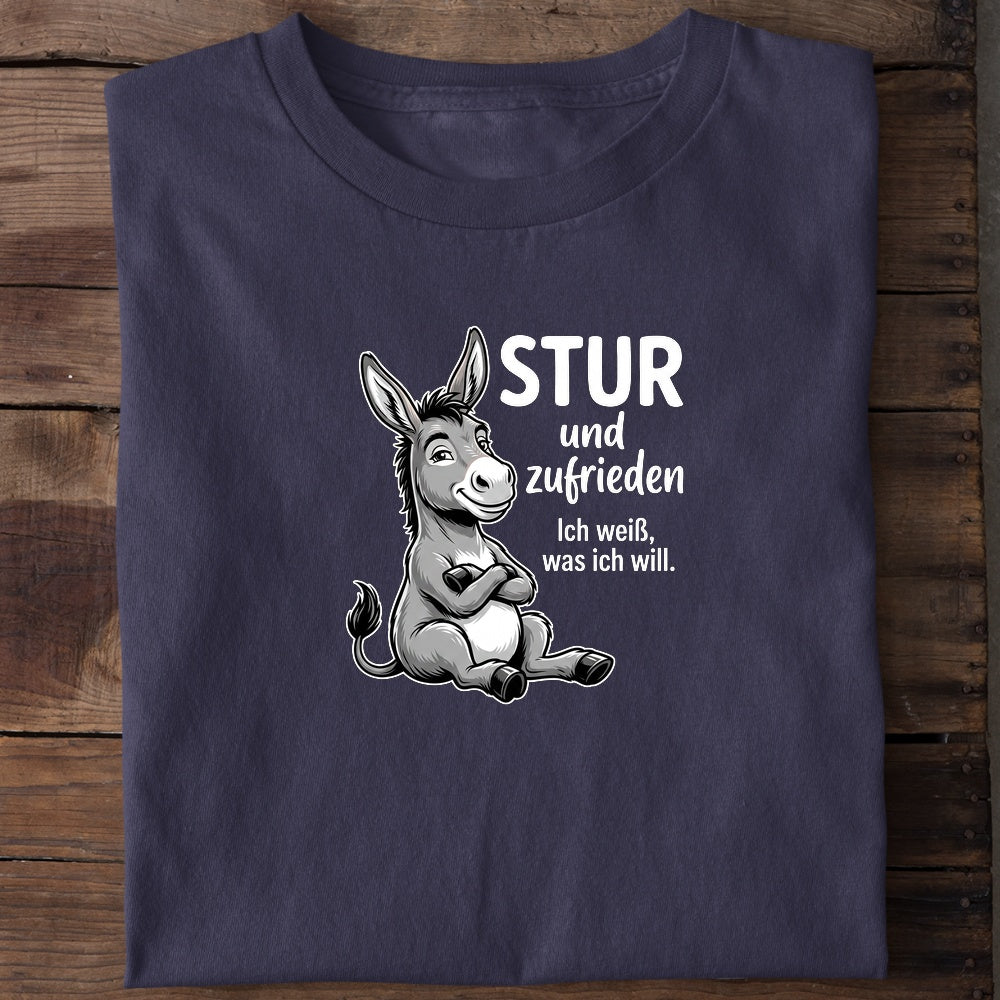 Unisex Bio-T-Shirt von Beyond Humor mit sturem Esel und dem Spruch 'Stur und zufrieden'