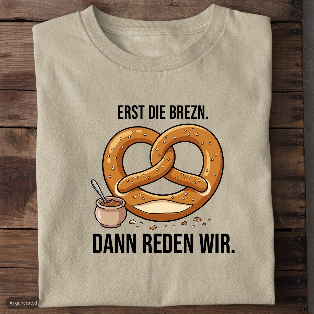 Erst die Brezn Wiesn T-Shirt in Beige