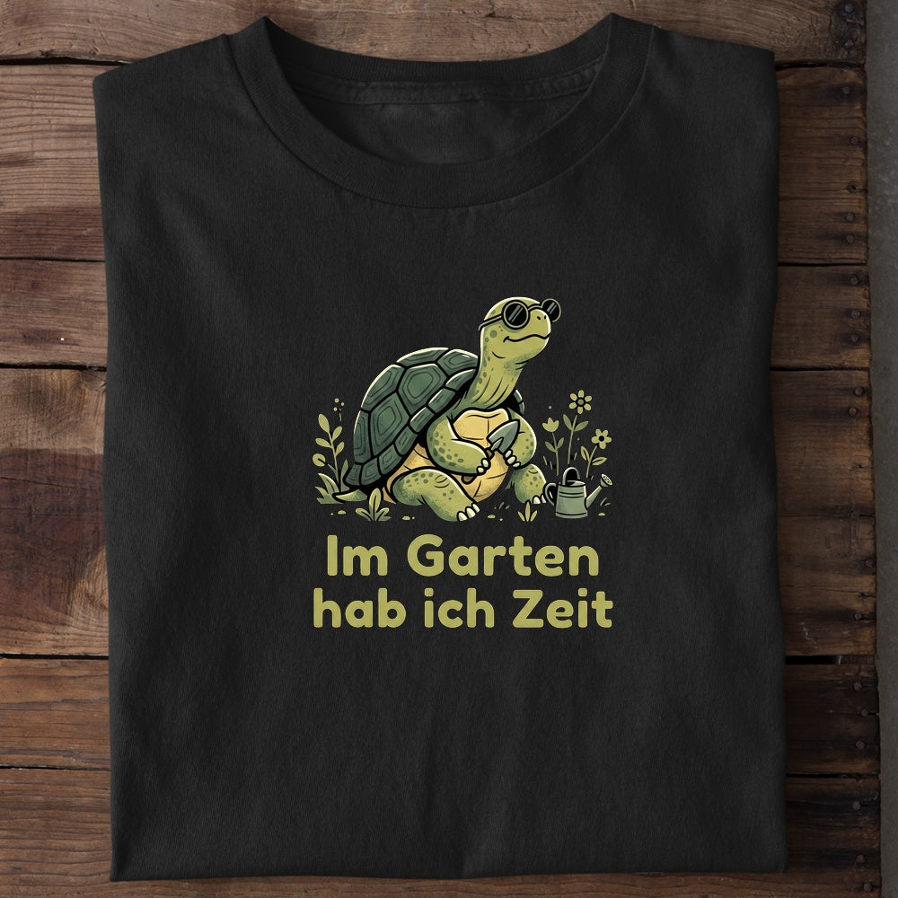 Unisex Bio-T-Shirt von Beyond Humor mit gemütlicher Schildkröte und dem Spruch 'Im Garten'