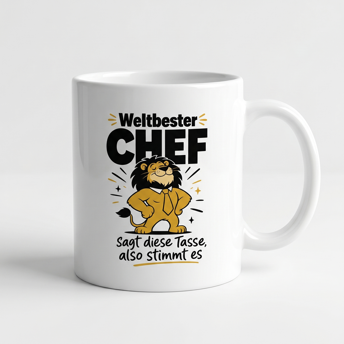 Lustige Tasse mit Spruch Vor dem ersten Kaffee bin ich nur Deko, Henkel seitlich