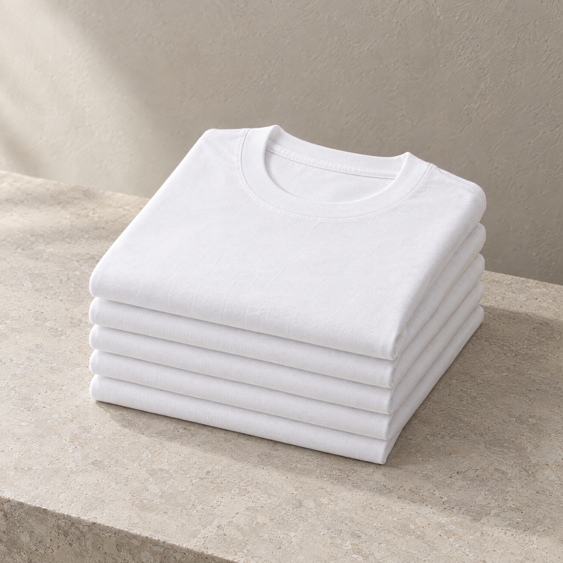 Basic T-Shirts Weiß im Stapel