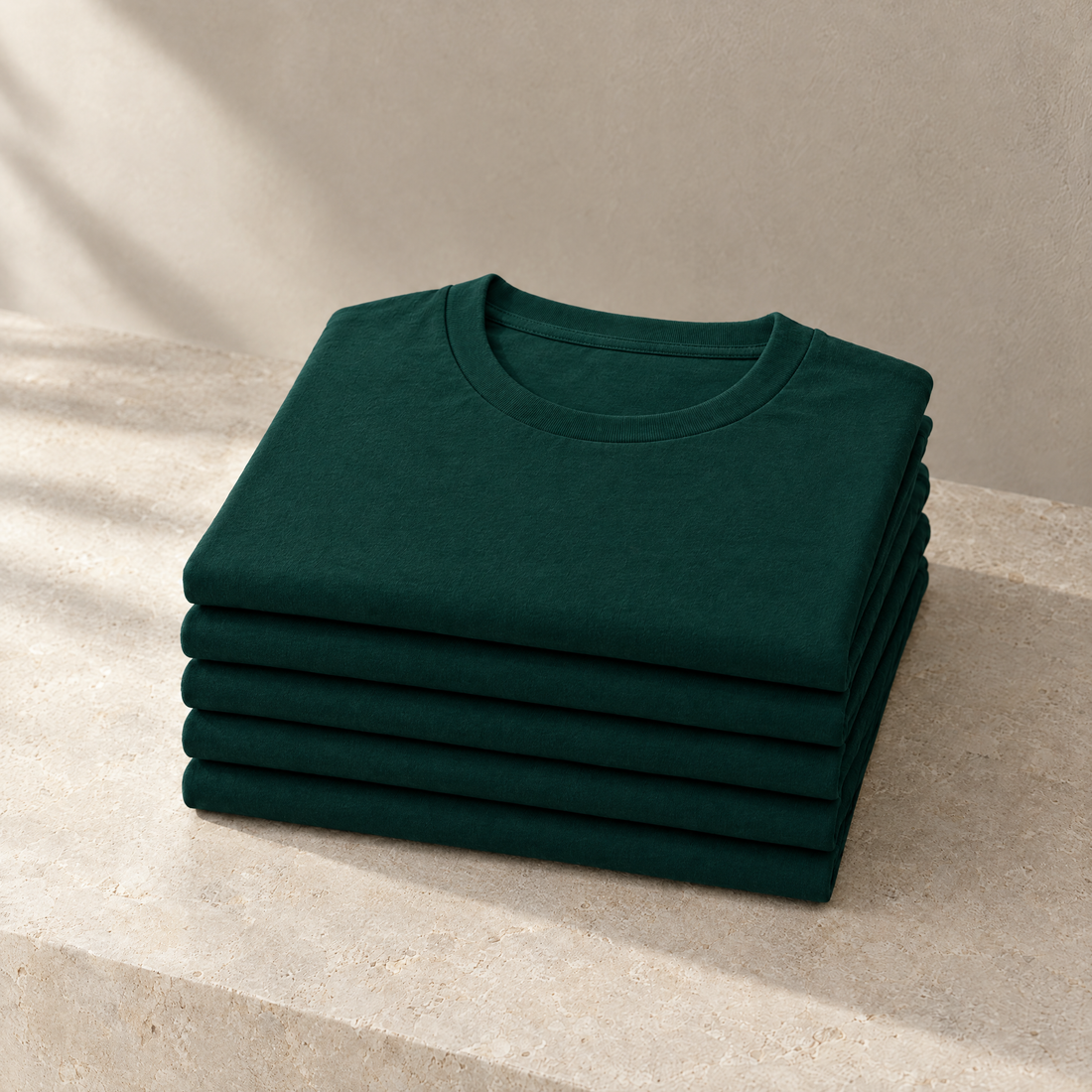 Basic T-Shirts Grün im Stapel